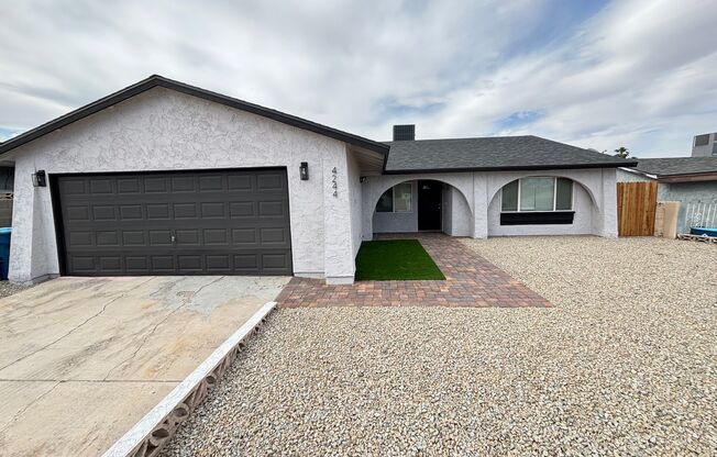 Beautiful 3Bed/2Bath Home located in Southeast Las Vegas