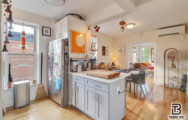 955 SENECA AVE