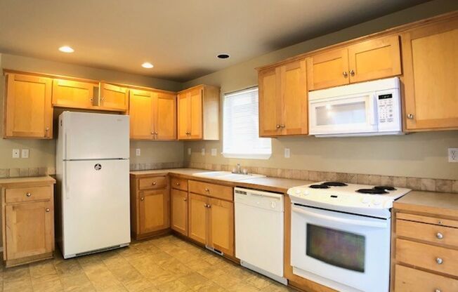 Lovely 3 Bedroom Home near the Max Line in Hillsboro!