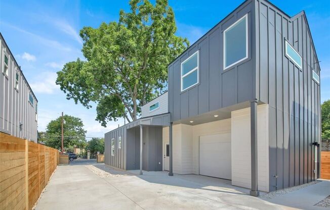 7603 Carver Ave