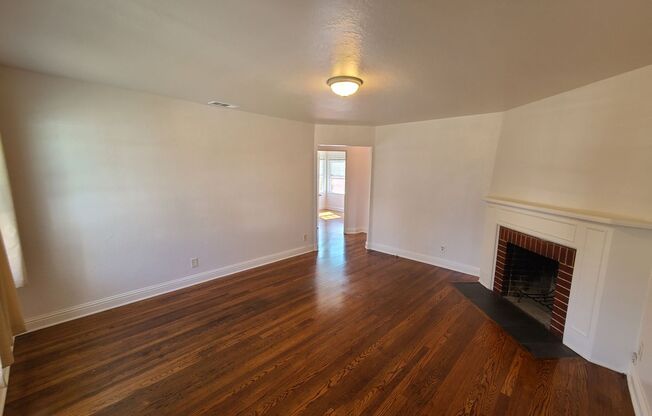 Beautiful 3 Bedroom House looking for a new tenant!