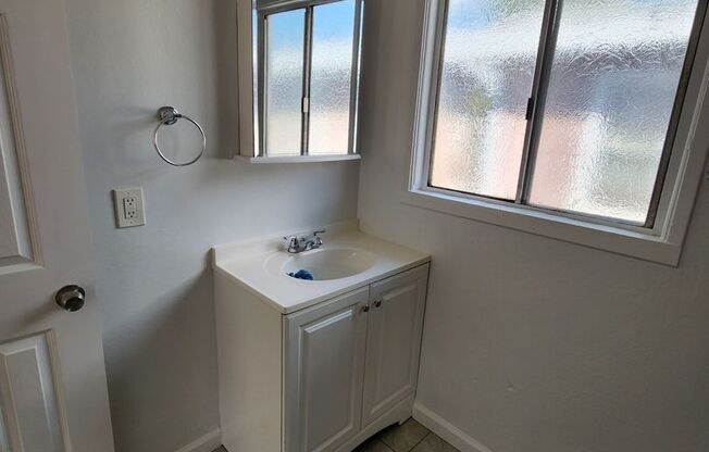 1 bed, 1 bath, $1,745, Unit 746-01