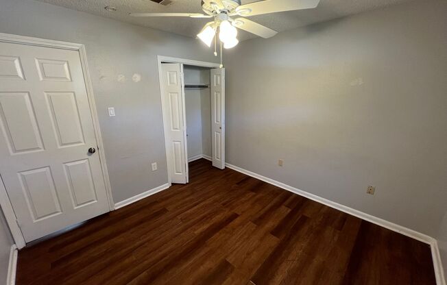 3 beds, 2 baths, $1,650