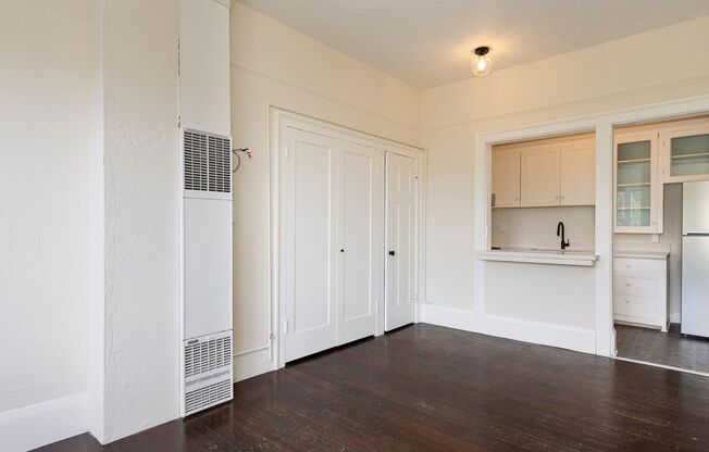 1 bed, 1 bath, 581 sqft, $1,895, Unit 303