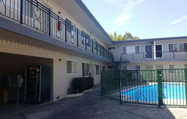 1 bed, 1 bath, 850 sqft, $2,345, Unit 3051-6