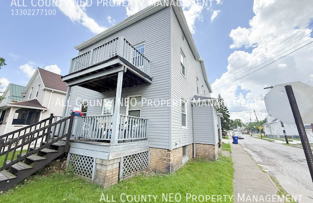 2915 ROANOKE AVE