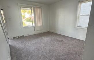 2 beds, 1 bath, 1,100 sqft, $1,095, Unit #2