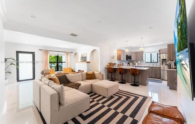2485 SW 19 TER