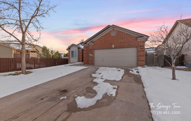 Great 5 Bedroom Rancher w/ A/C in Cheyenne Meadows