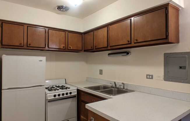 660 W Wrightwood Ave