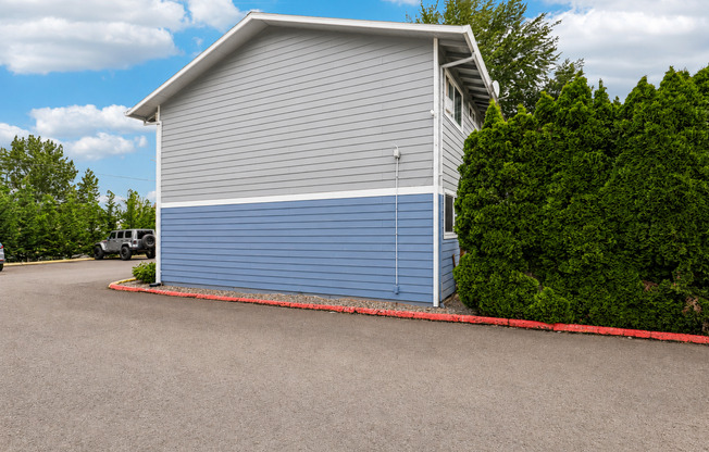 2 beds, 1 bath, 800 sqft, $1,295, Unit 431-01-17