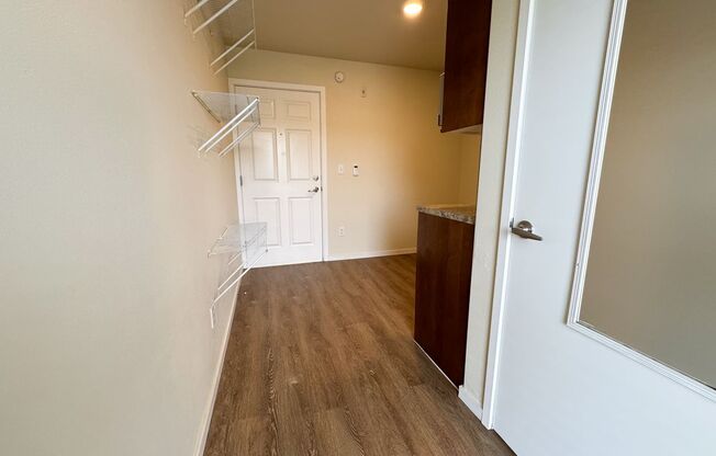 Studio, 1 bath, 154 sqft, $1,195, Unit 258