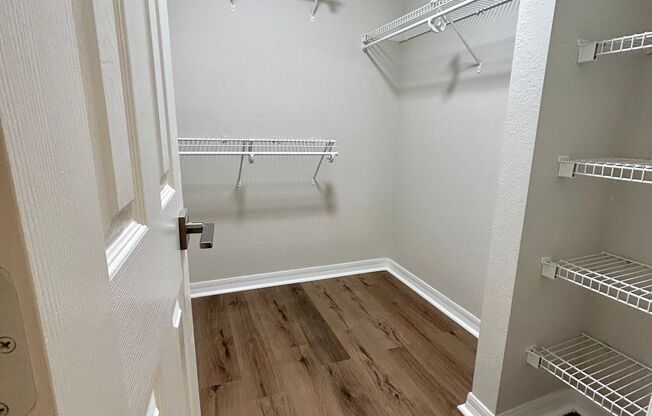 2 beds, 2 baths, 1,000 sqft, $1,499, Unit 205