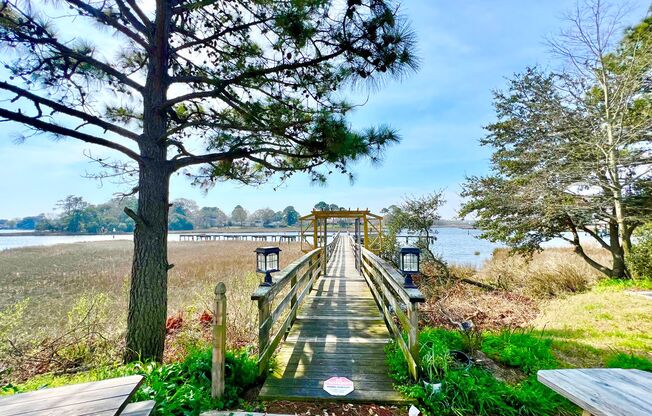 Lake Front Renovated 2 Bed/2 Bath Apartment only 0.3 Miles from Public Beach Access!