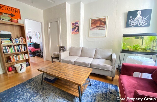15 UNITY ST