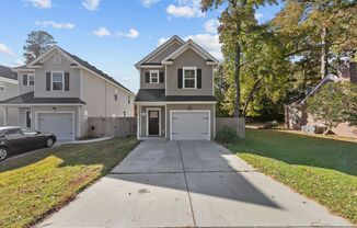 Welcome to this lovely 3-bedroom, 2.5-bathroom home in vibrant Virginia Beach!