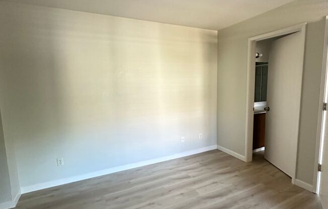 1 bed, 1 bath, $2,050, Unit 127D