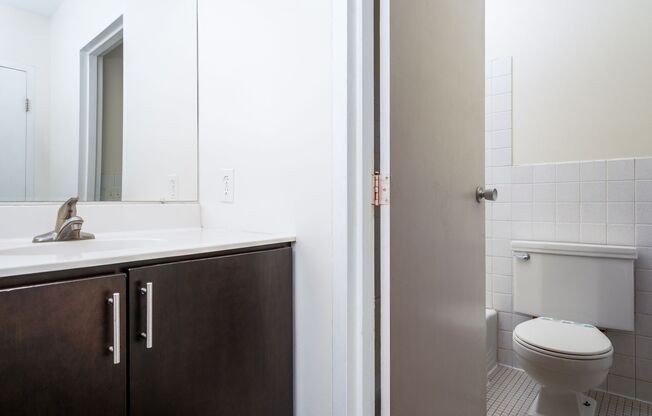 Studio, 1 bath, 400 sqft, $925, Unit 310