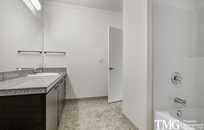 1 bed, 1 bath, 728 sqft, $1,595, Unit 415