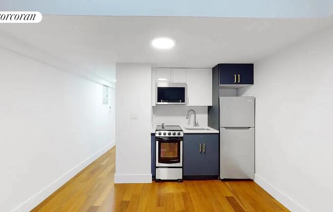 659 10 AVE