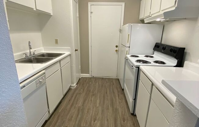 2 beds, 2 baths, 1,038 sqft, $1,085, Unit 1101