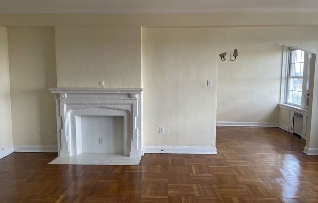 1 bed, 1 bath, 768 sqft, $1,510, Unit Royal York 211