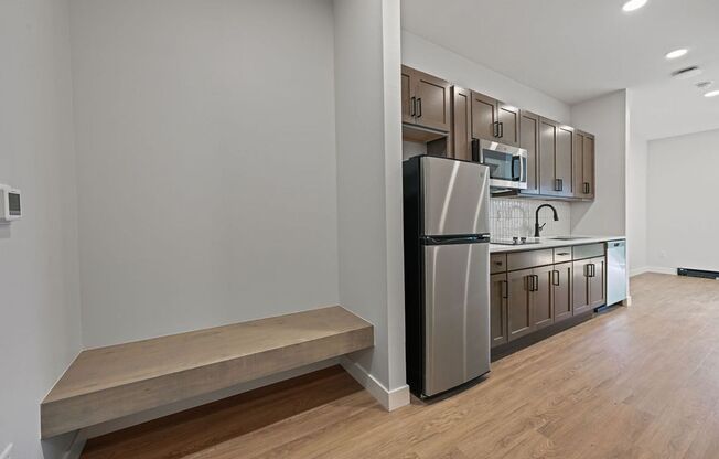 Studio, 1 bath, 392 sqft, $1,225, Unit 506