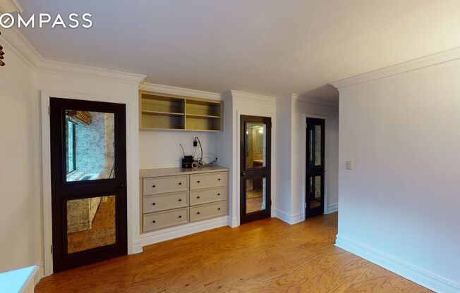 1 bed, 1.5 baths, $5,500, Unit 4H