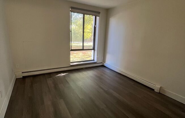 2 beds, 1.5 baths, 950 sqft, $1,545, Unit 100E