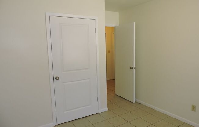 2 beds, 1 bath, $1,250, Unit Apt 24