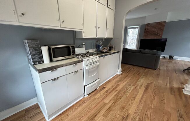 1 bed, 1 bath, $1,600, Unit 03