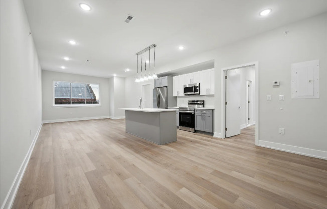 701 N 40 ST