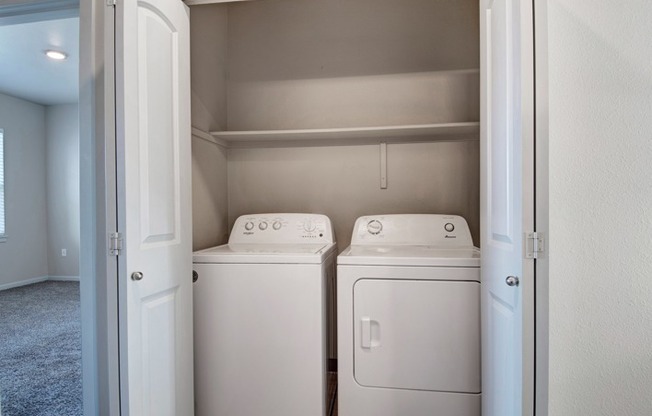 In-Home Washer & Dryer | Tualatin OR | River Ridge Apartments