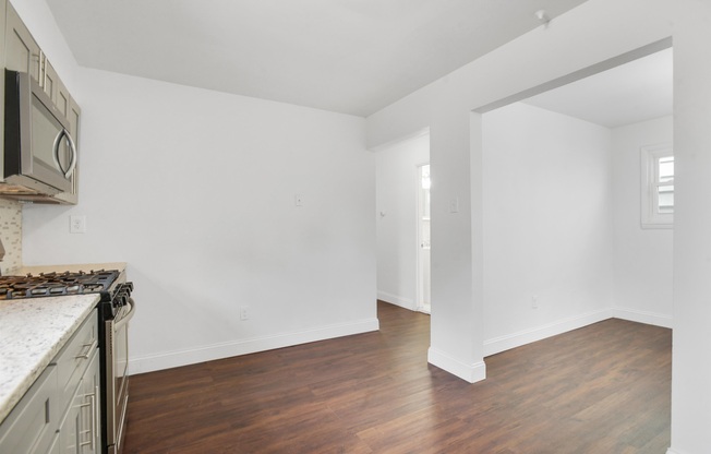 138 CARTERET AVE