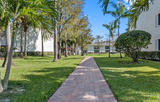 Wellington, FL apartment homes | Palm Court at Wellington Apartments | Apartments for rent in Wellington, FL