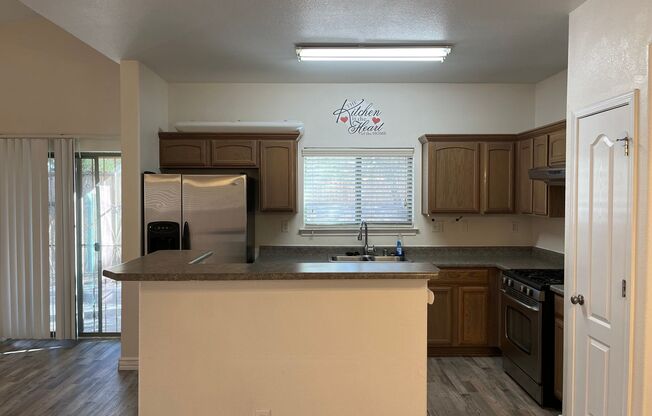 3 beds, 2.5 baths, $1,750