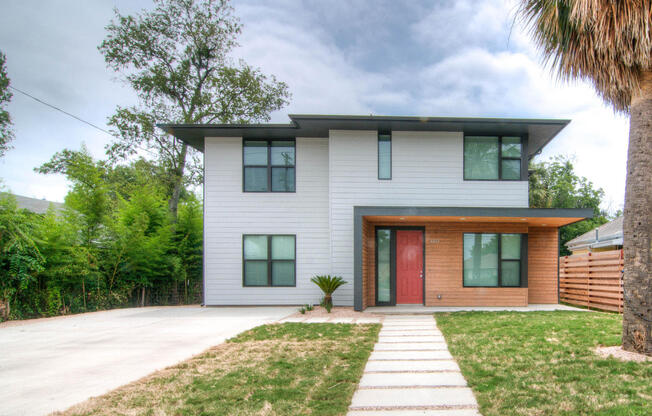 UT PRE-LEASE: North Campus house, 2014 construction, custom kitchen, across from the UT Red River Shuttle