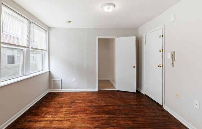 Studio, 1 bath, 280 sqft, $890, Unit A24