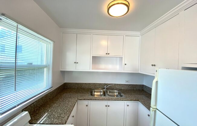 1 bed, 1 bath, $2,395, Unit 2314 1/2