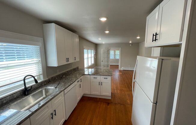 718 W 8th Street
