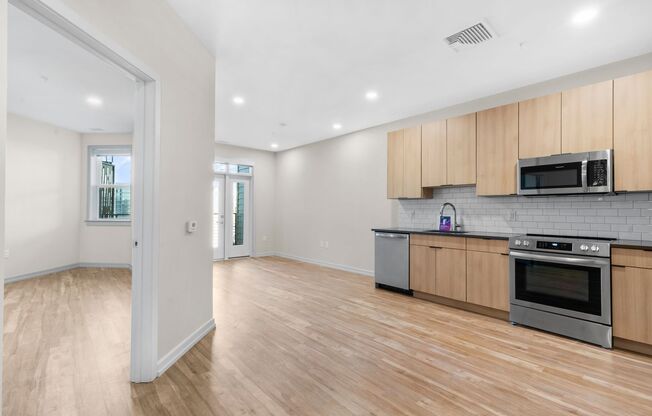 1 bed, 1 bath, 614 sqft, $2,160, Unit 322