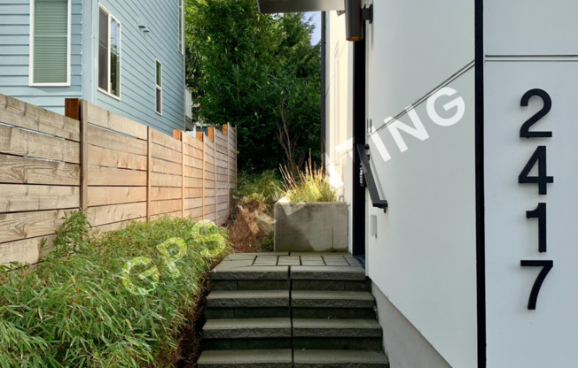 Almost new Magnolia View Townhouse
