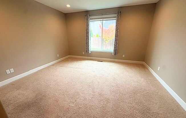 Custom Home In Pristine Neighborhood!