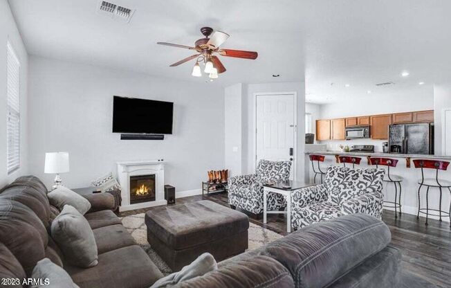 Nice 3 bedroom townhouse in East Mesa!