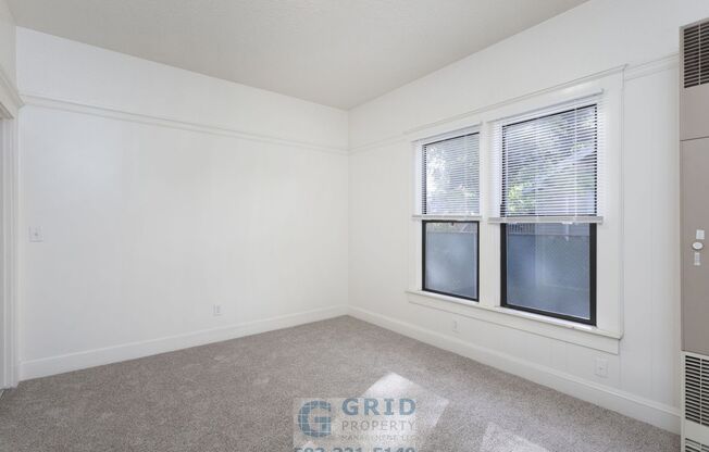 2 Bedroom Home Available in Southeast Portland - Large Lot - Detached Garage