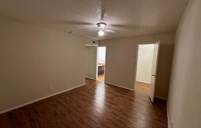 1 bed, 1 bath, 731 sqft, $1,000, Unit 725