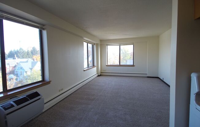 2 beds, 1.5 baths, 835 sqft, $1,595, Unit 608