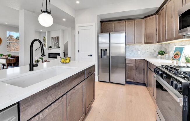 Luxury New Build 3 Bed + Office townhouse that BACKS UP TO A PARK  1 MONTH FREE!