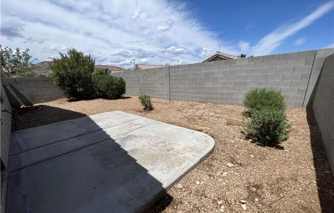 BEAUTIFUL SOUTHWEST LAS VEGAS HOME WITH OPEN FLOOR PLAN AND PRIME LOCATION