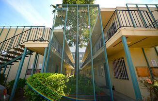 1p691 - 1896 Alcatraz Ave.